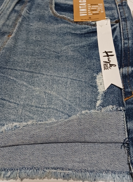 KENSIE HIGH-RISE JEAN SHORTS.CAN'T SAY ENOUGH COMFORT,STYLE&FIT GREAT.NEW W/TAGS - Picture 6 of 9